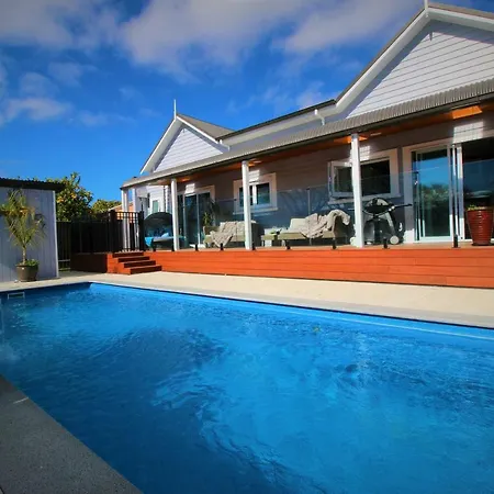 Aristaair- Poppies Luxury Villa Rotorua Exterior photo